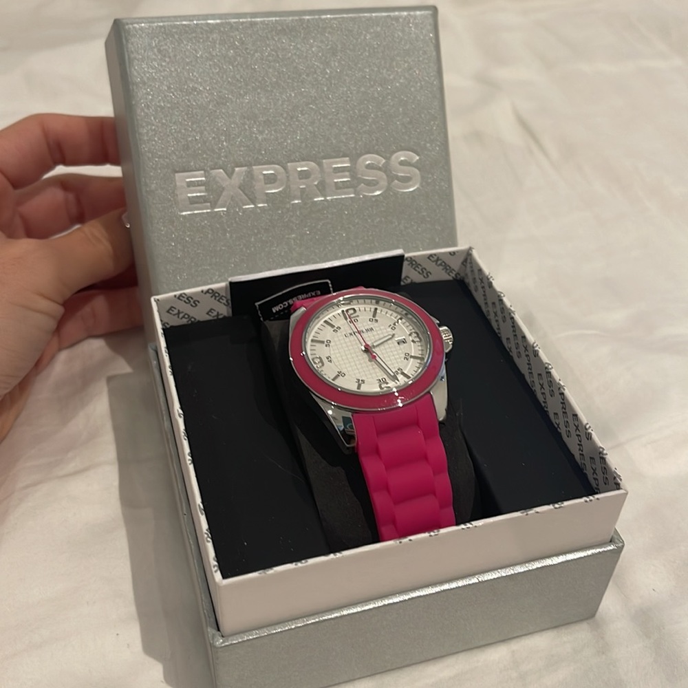 EXPRESS women’s Fucsia hot Pink rubber sport watch in box $98